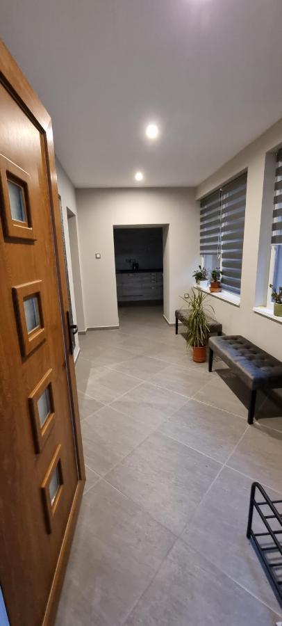 Hos-Cegledi Vendeghaz Miskolc -Oenallo Otthon, Mely Csak Az Oenoeke Exterior photo