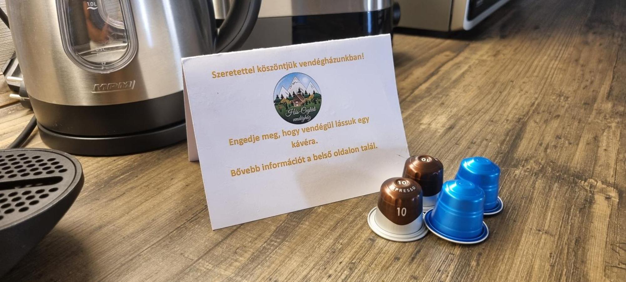 Hos-Cegledi Vendeghaz Miskolc -Oenallo Otthon, Mely Csak Az Oenoeke Exterior photo